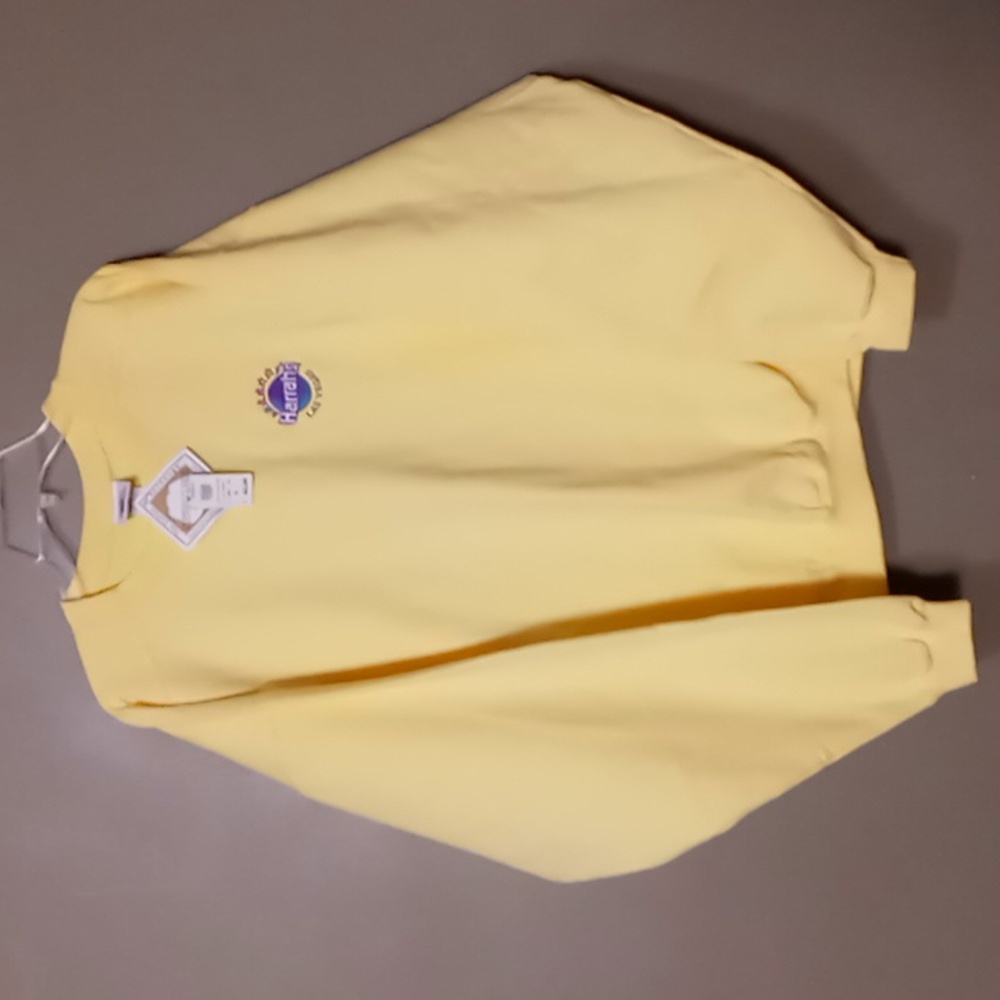 Harrah's Yellow Sweatshirt XL NWT